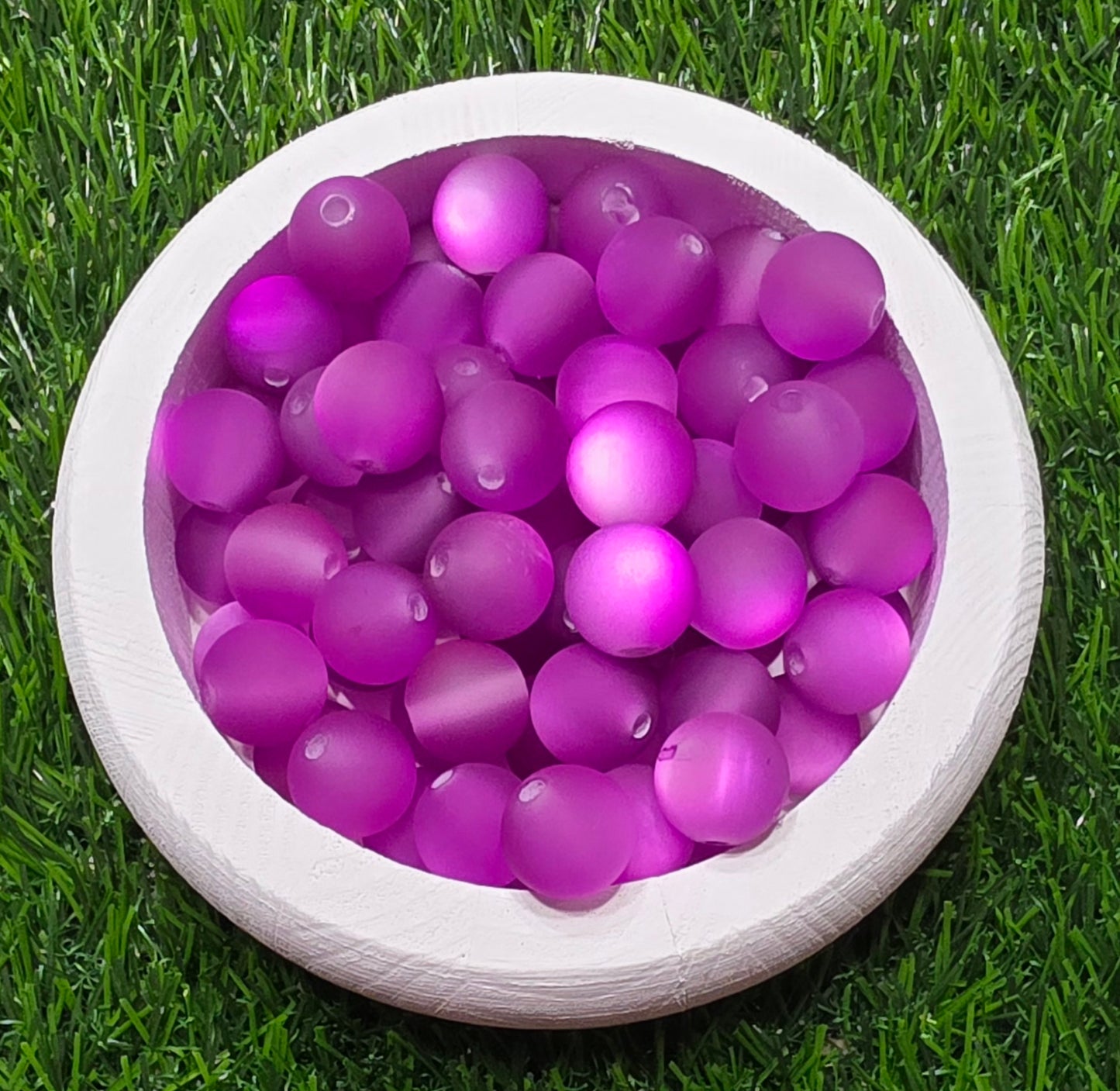 16mm frosted cat eye acrylic beads.