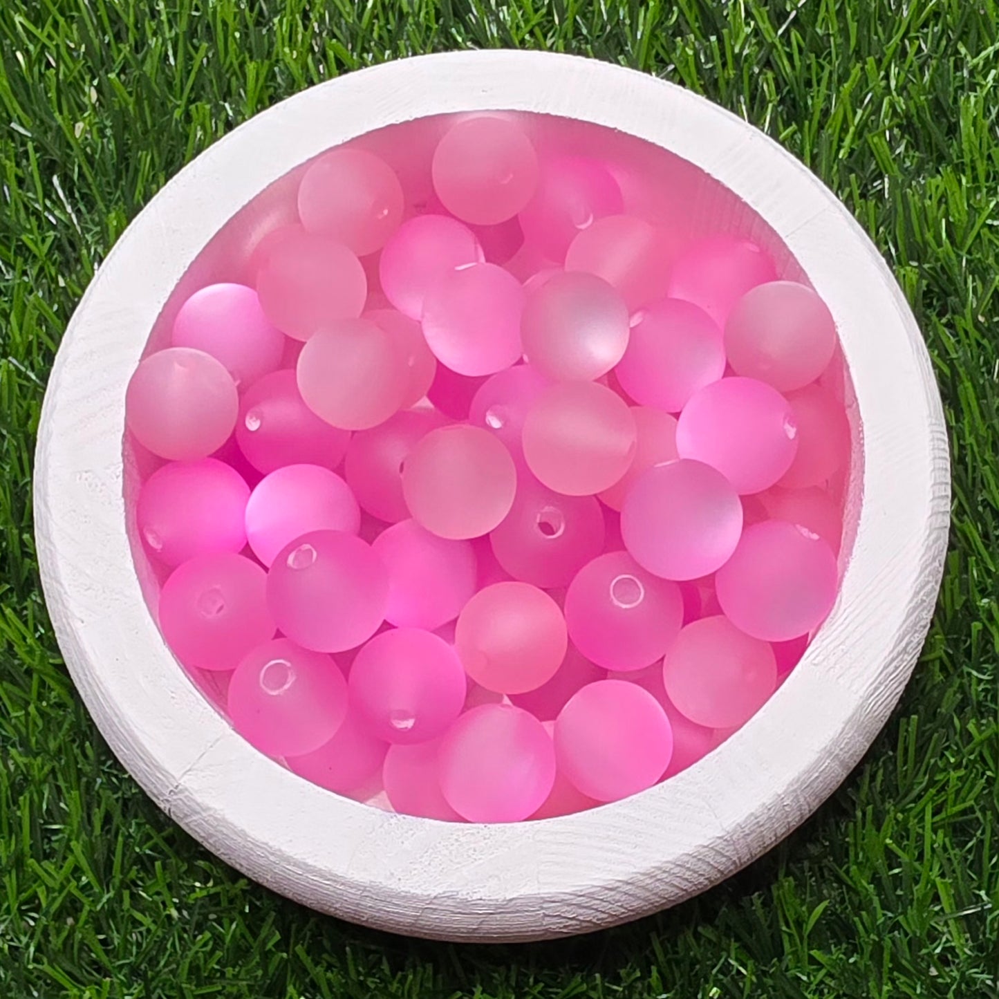 16mm frosted cat eye acrylic beads.