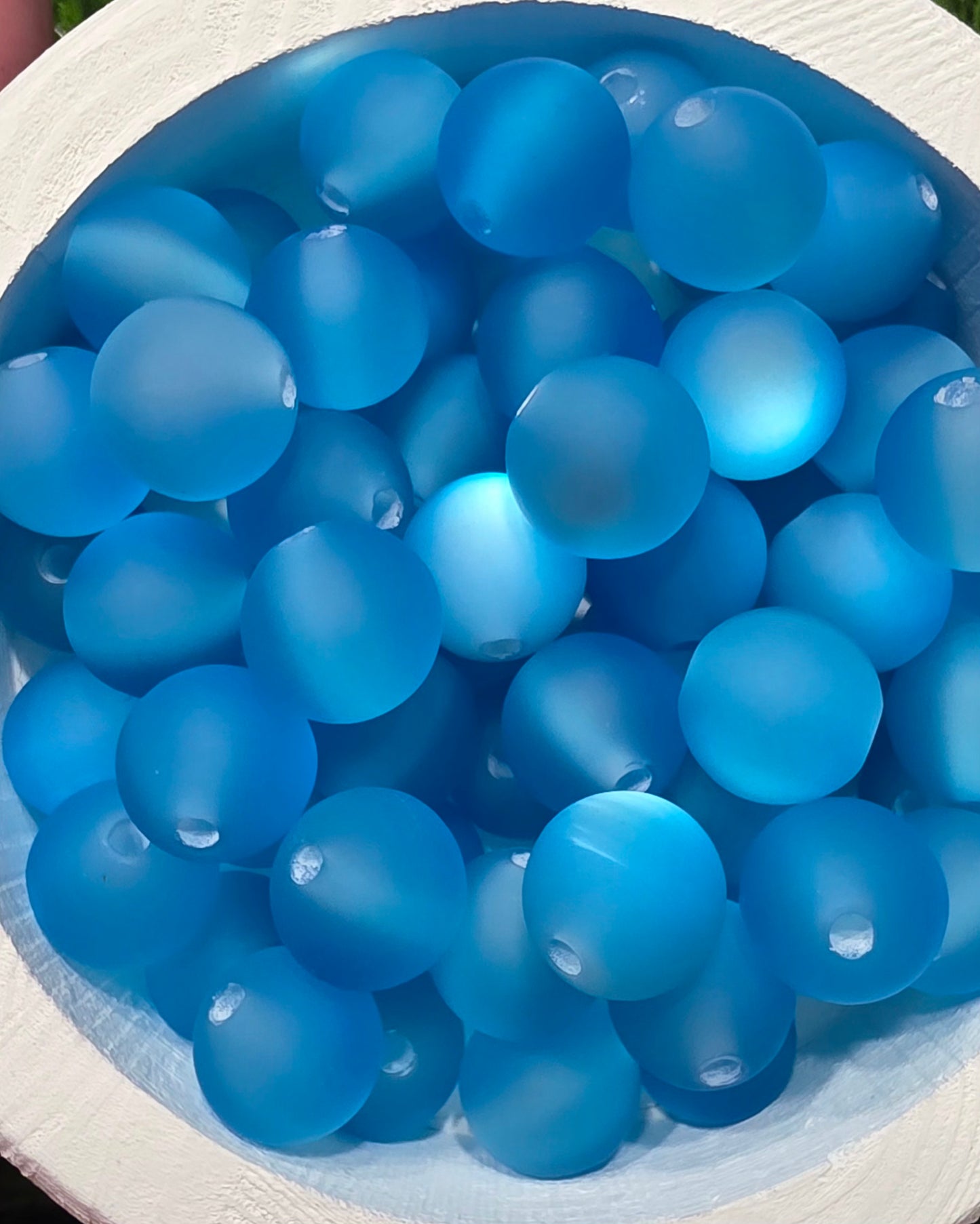 16mm frosted cat eye acrylic beads.