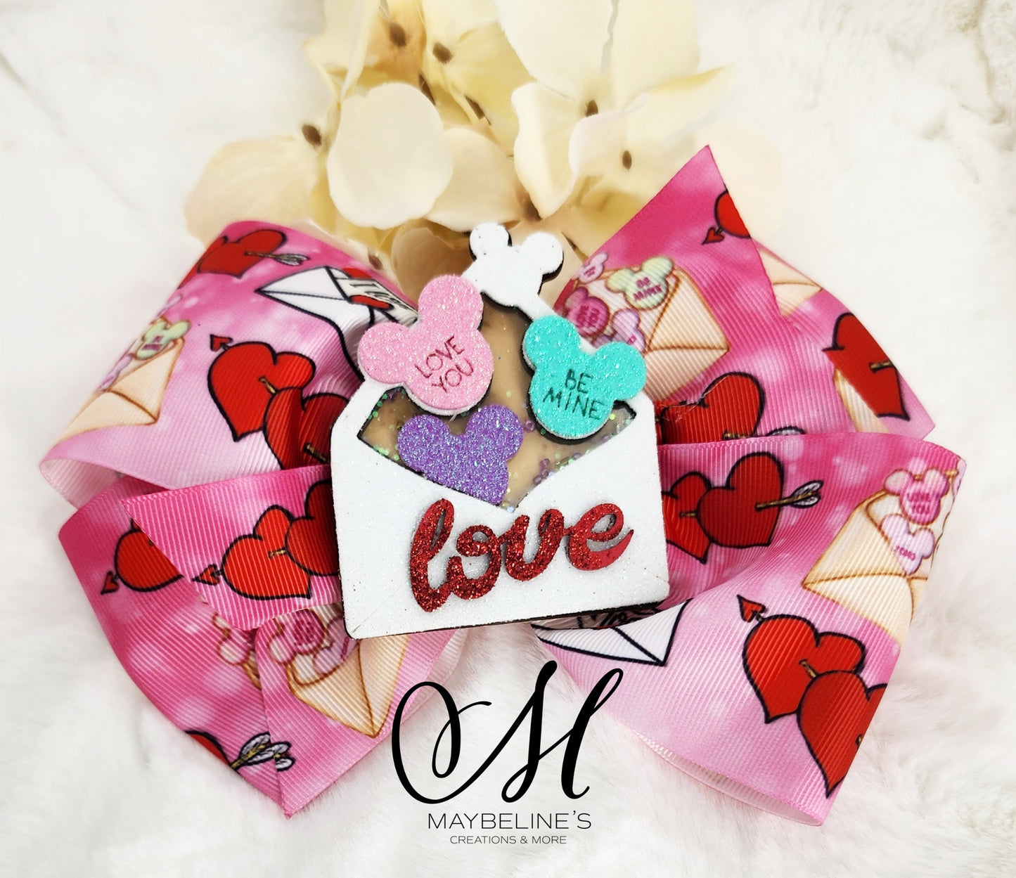 Love boutique hairbow with shaker