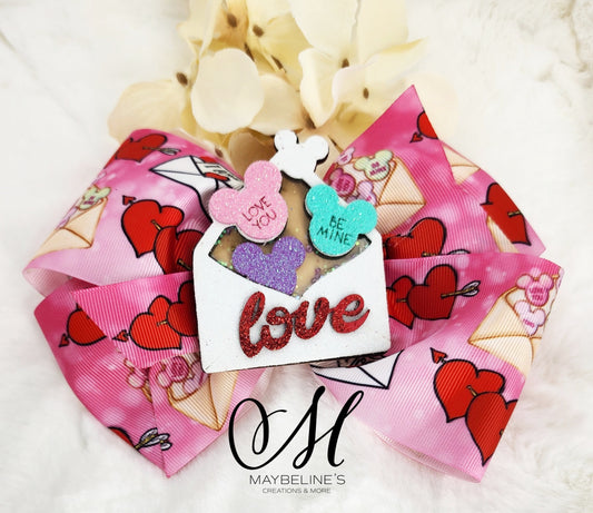 Love boutique hairbow with shaker