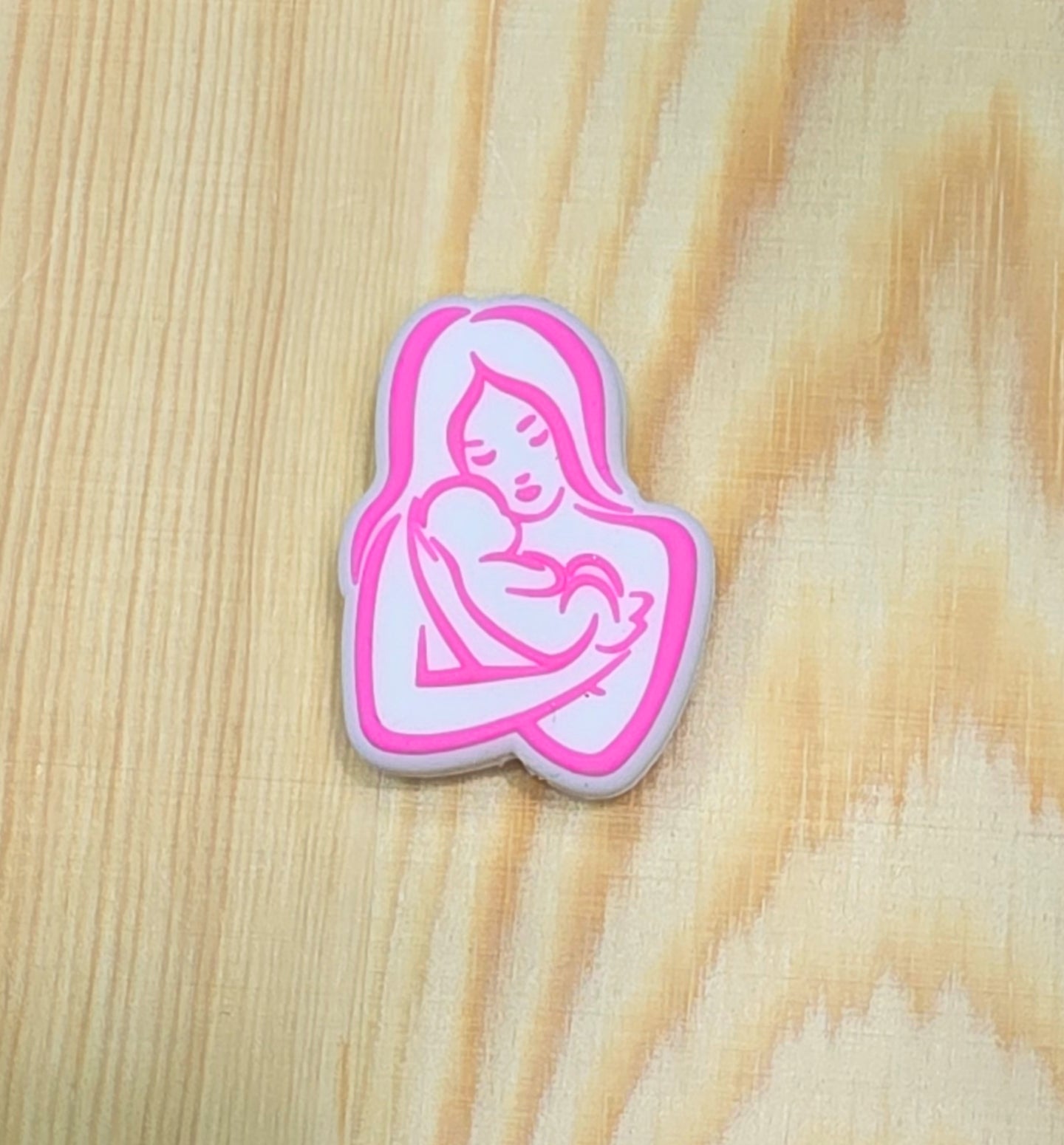 Mom with baby silicone focal bead - A112