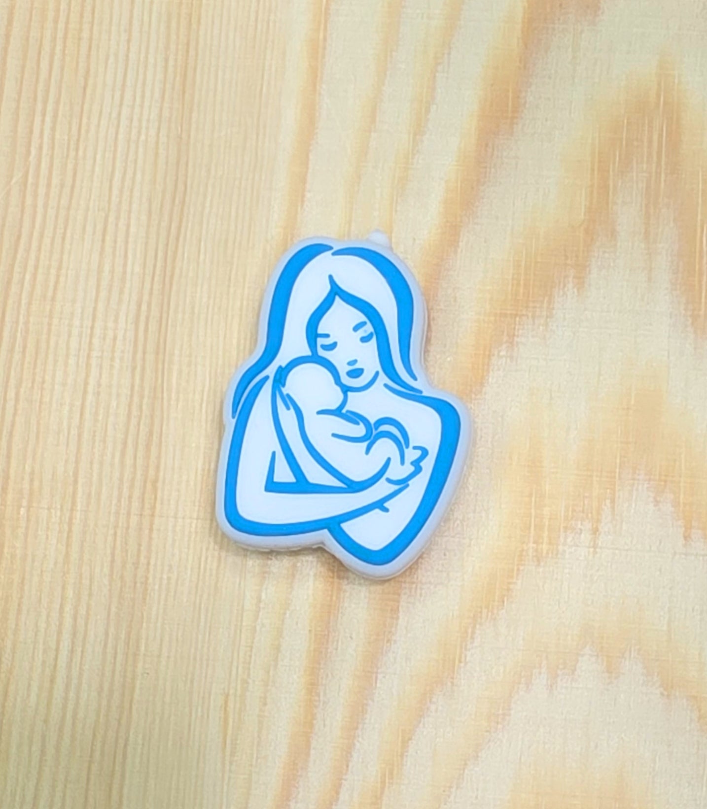 Mom with baby silicone focal bead - A112